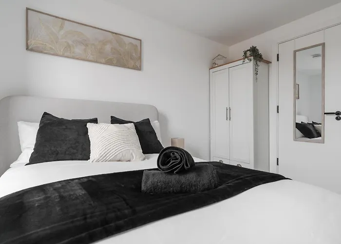 2 Bedroom - Old Trafford - Balcony - Free Parking Appartement *