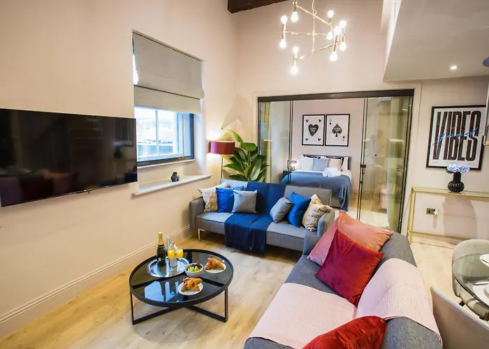 Spacious 3-bed Retreat - Modern & Super