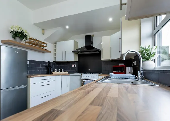 Διαμέρισμα Free Parking, Large House For Contractors & Families, Sleeps 6, 15mins To Centre