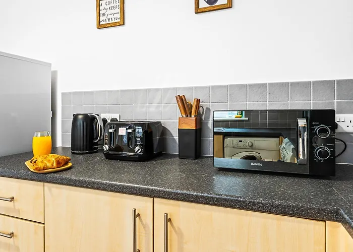 Comfortable 4 Bed - Free Parking & Fast Wifi 덴턴