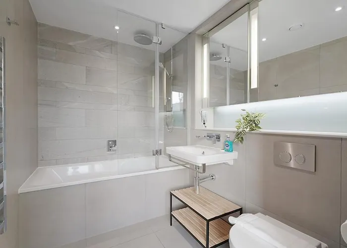 Stylish & Spacious 2 Bedroom 2 Bathroom شقة مانشستر