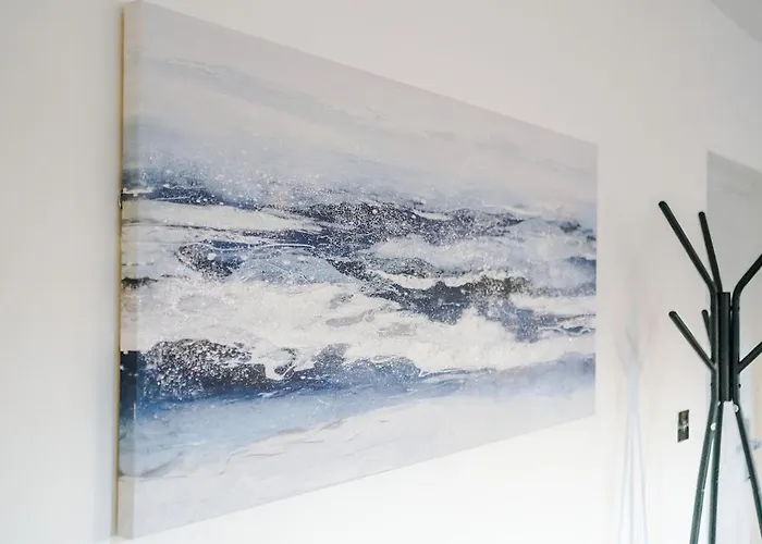 Luxury 2 Bed Close To Coop Etihad And Centre