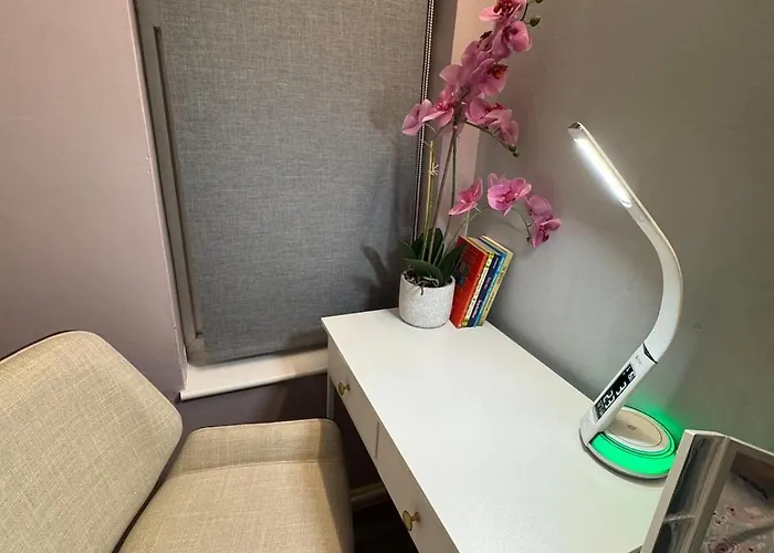 Appartement Luxury 2-bed Apartment,office With Built-in Tv King Bed, Private Entrance And Free Parking Manchester