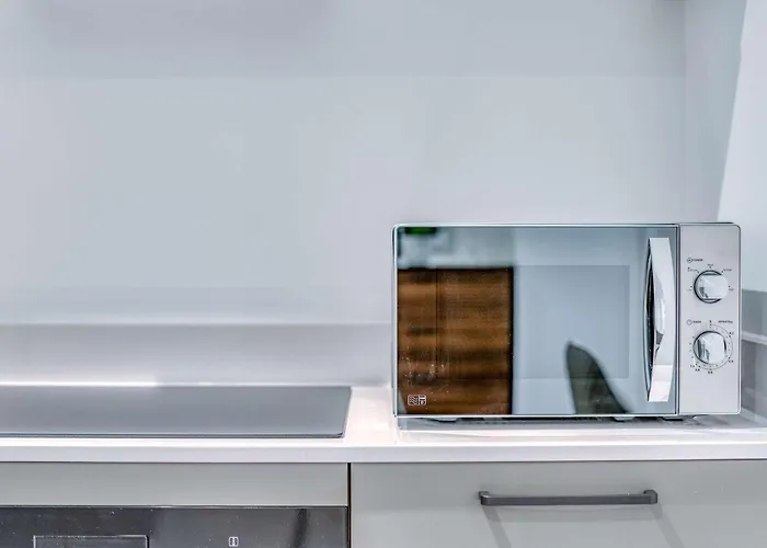 The Trafford Centre - City View - Close To Airport - Sleeps 6 Апартаменты *