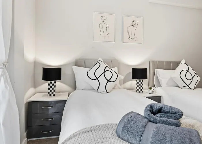 Lux 2bd, Free Parking & Wifi, Near Mcr Center And Media *