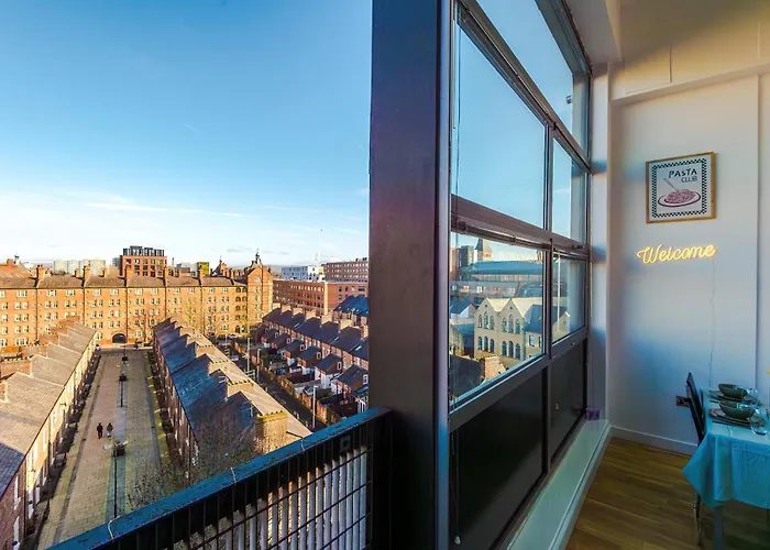 Modern 2br Flat For 4 Full Kitchen