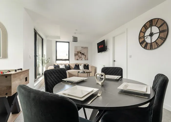 2 Bedroom - Old Trafford - Balcony - Free Parking Manchester