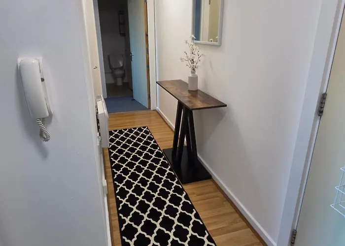 Apartment 2 Bed 2 Bath Apartment,500 Meter's From Deansgate *