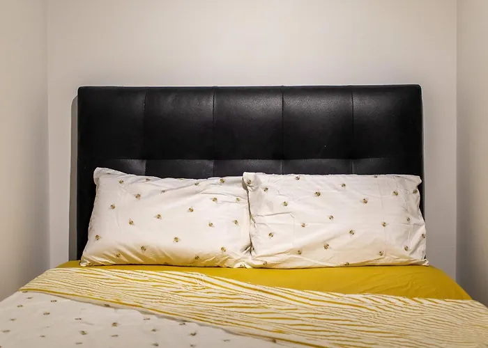 شقة Manchester Resort *