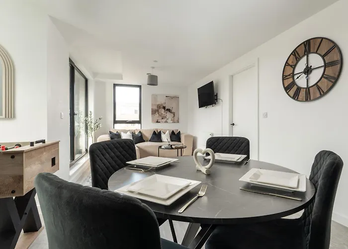 2 Bedroom - Old Trafford - Balcony - Free Parking * מנצ'סטר