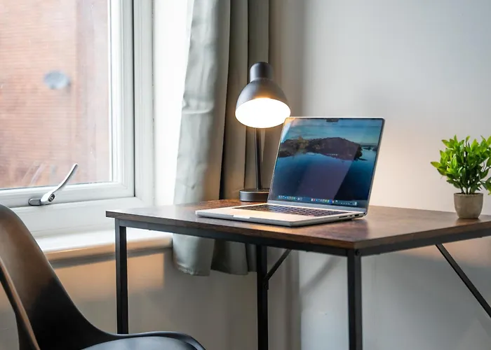 Comfortable 4 Bed - Free Parking & Fast Wifi Lägenhet Denton (Tameside)