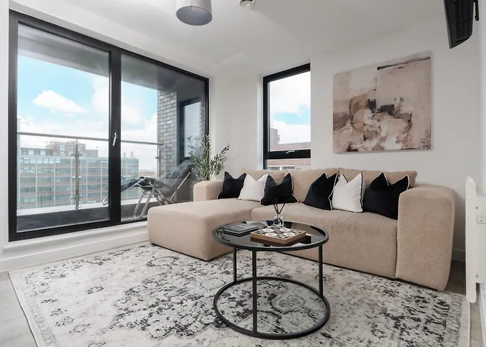 Apartament 2 Bedroom - Old Trafford - Balcony - Free Parking