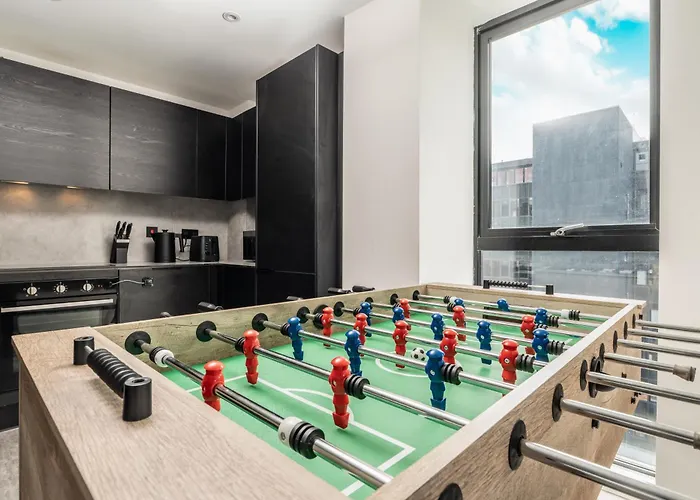 2 Bedroom - Old Trafford - Balcony - Free Parking דירה