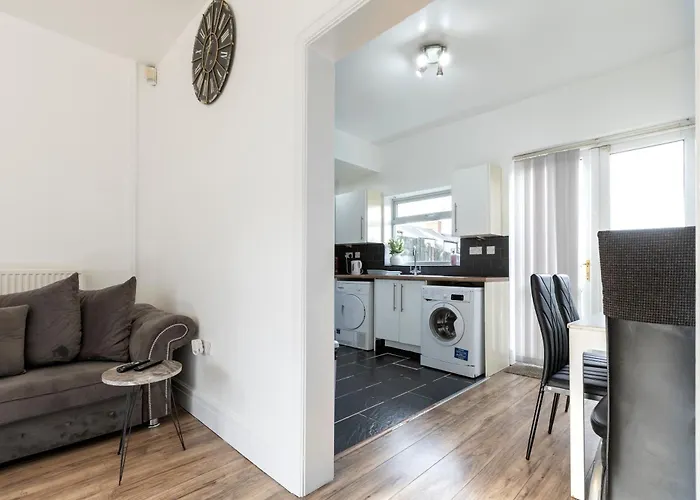 Appartement Free Parking, Large House For Contractors & Families, Sleeps 6, 15mins To Centre *