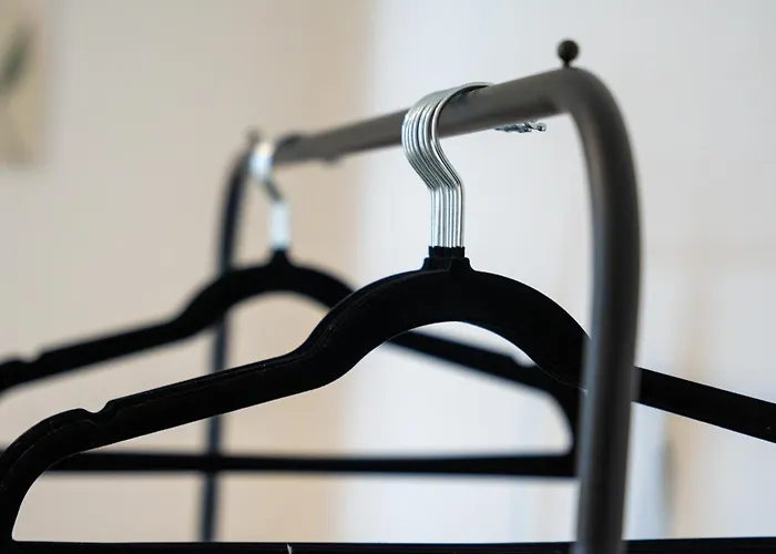 Lägenhet Comfortable 4 Bed - Free Parking & Fast Wifi *