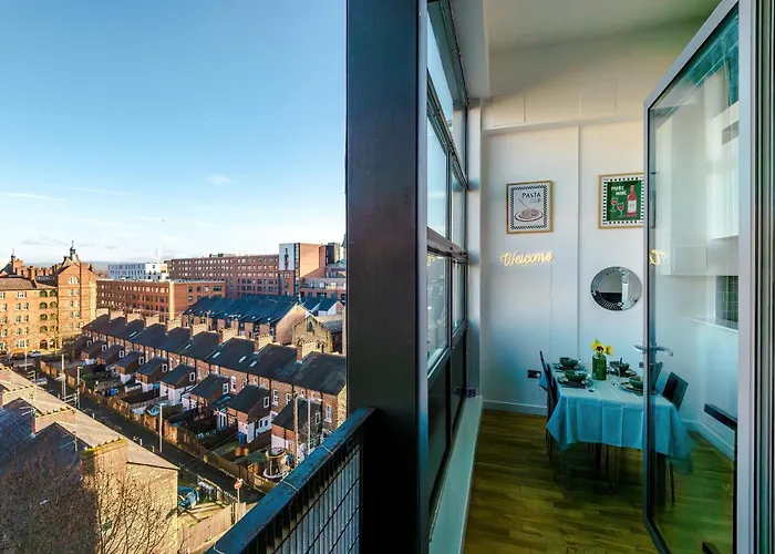 Apartment Modern 2br Flat For 4 Full Kitchen