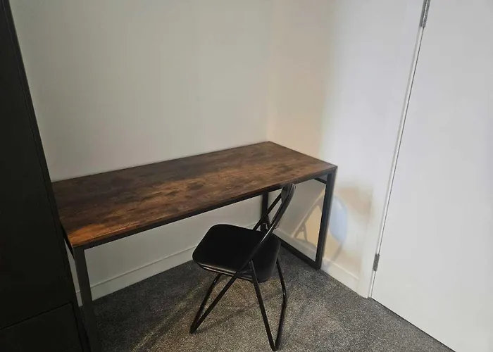 View With Pool * Μάντσεστερ