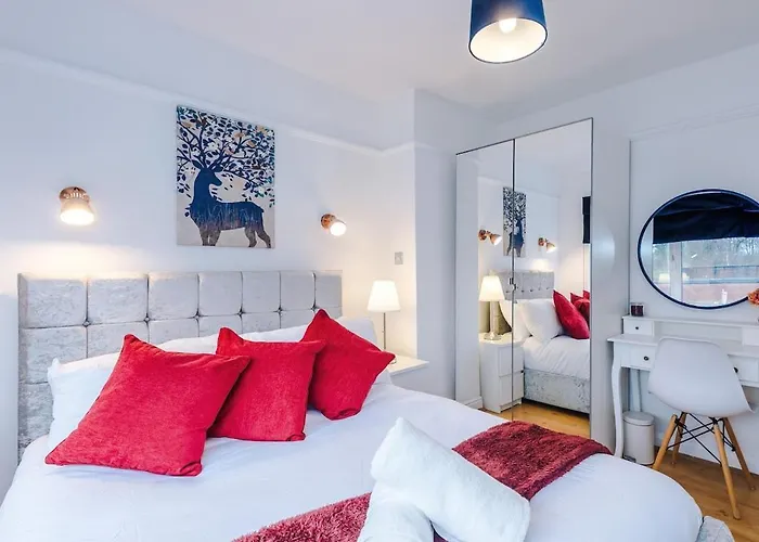 Stylish Home, Sleeps 7, Pool Table, Free Parking, Free Wi-fi, Full Kitchen, Perfect For Groups Apartman Manchester