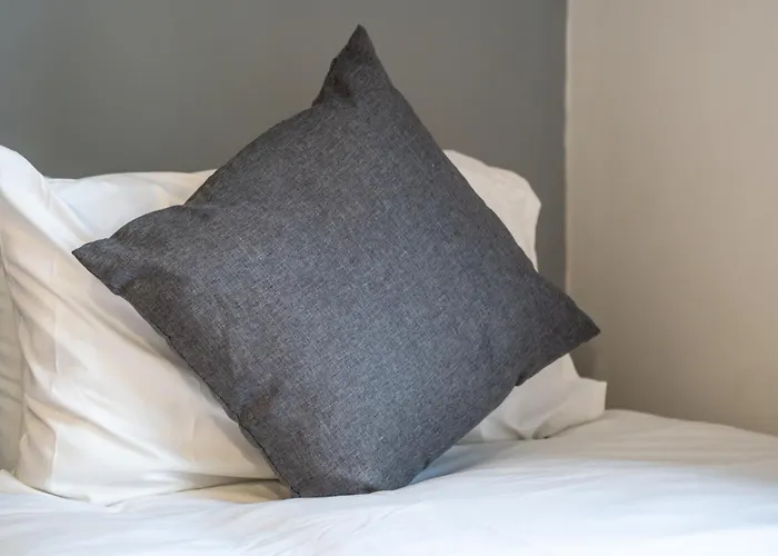 Comfortable 4 Bed - Free Parking & Fast Wifi Appartement