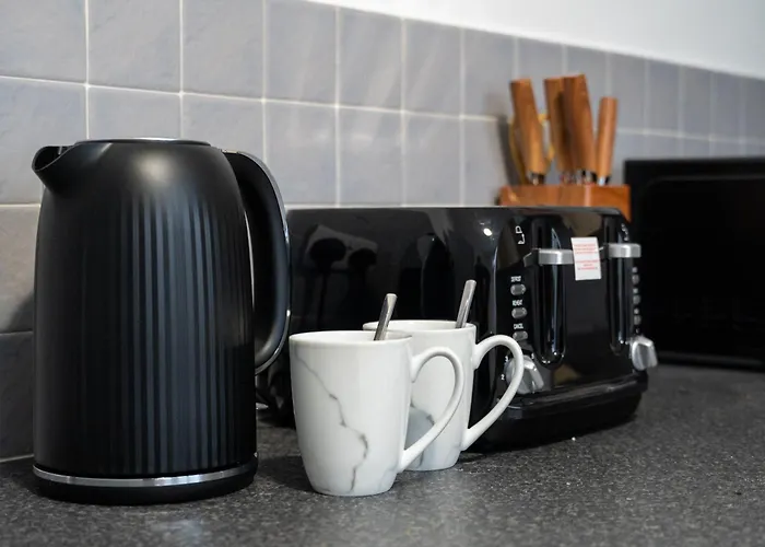 Comfortable 4 Bed - Free Parking & Fast Wifi Denton (Tameside)