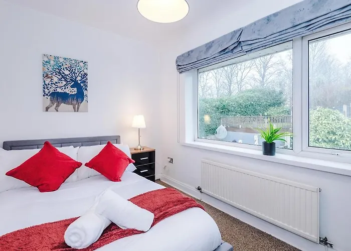 Stylish Home, Sleeps 7, Pool Table, Free Parking, Free Wi-fi, Full Kitchen, Perfect For Groups * 曼彻斯特