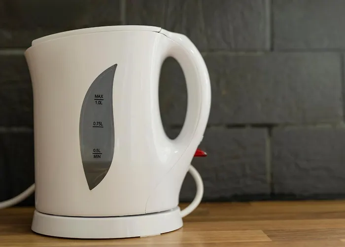 Free Parking, Large House For Contractors & Families, Sleeps 6, 15mins To Centre *