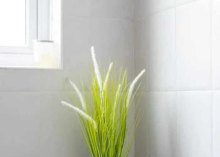 Charming 2-bed In M16 *