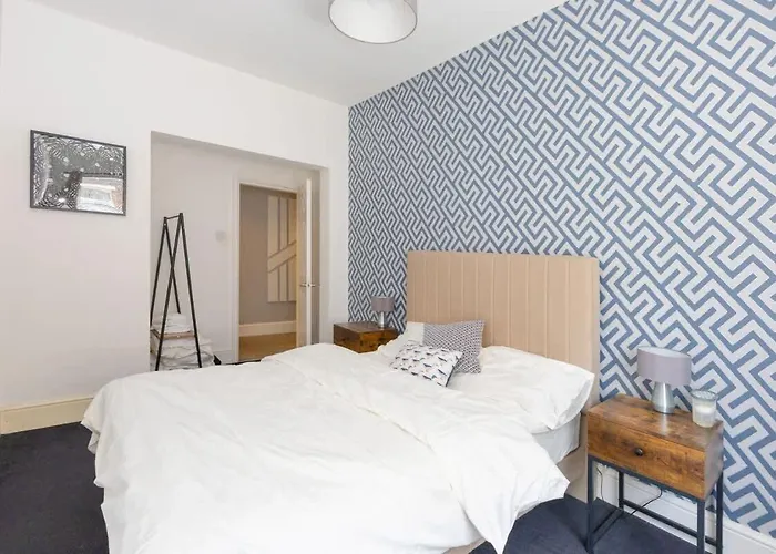 Charming 2-bed In M16 * 맨체스터