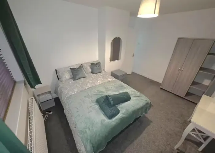 Apartamento Spacious 4 Bed Maisonette Close To Salford Quays And With Smart Tvs And Netflix Perfect For Families And Contractors *