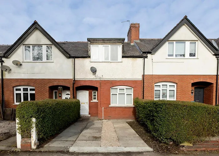 Free Parking, Large House For Contractors & Families, Sleeps 6, 15mins To Centre Appartement