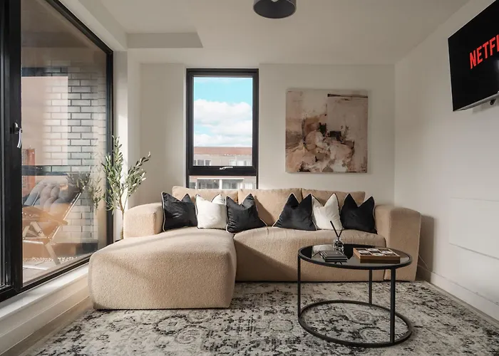 2 Bedroom - Old Trafford - Balcony - Free Parking * מנצ'סטר