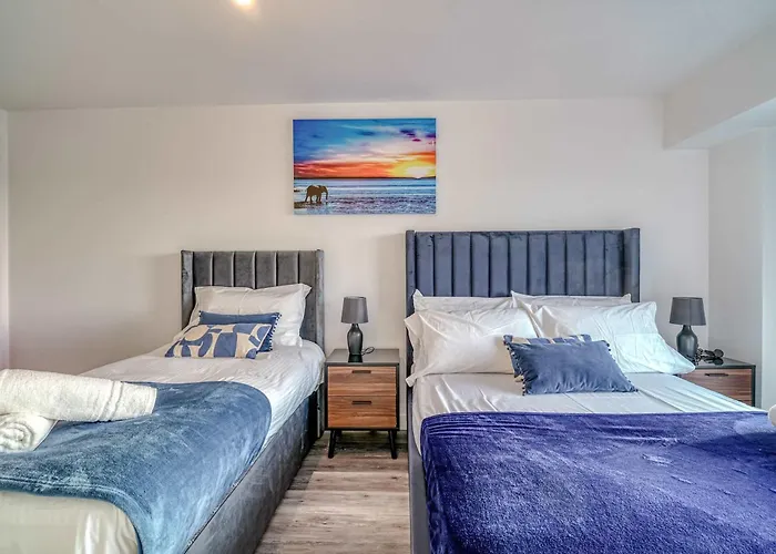 公寓 2-br Near Salford Royal - & Town Centre View - 1 Minute To Train & Tram Station - Sleeps 6