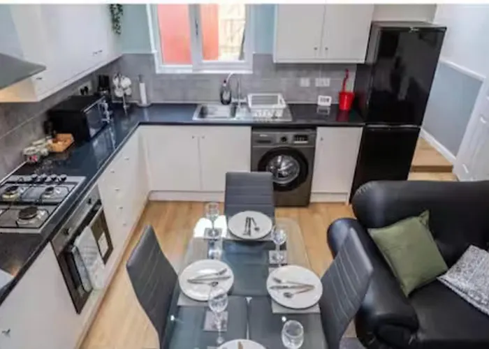 Daire Family-friendly Two-bedroom Near Stadium *