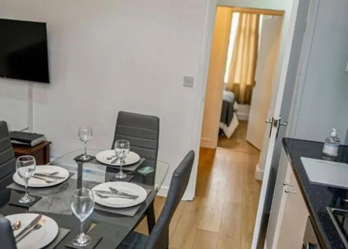 Family-friendly Two-bedroom Near Stadium *