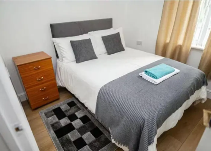 Family-friendly Two-bedroom Near Stadium * Manchester