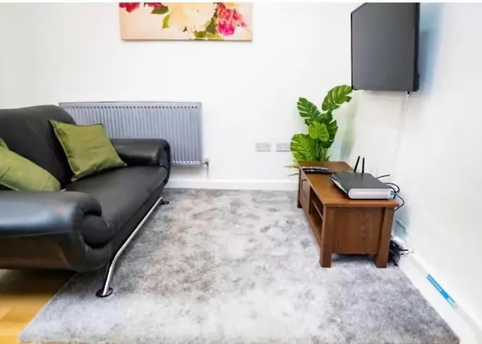 Family-friendly Two-bedroom Near Stadium Manchester