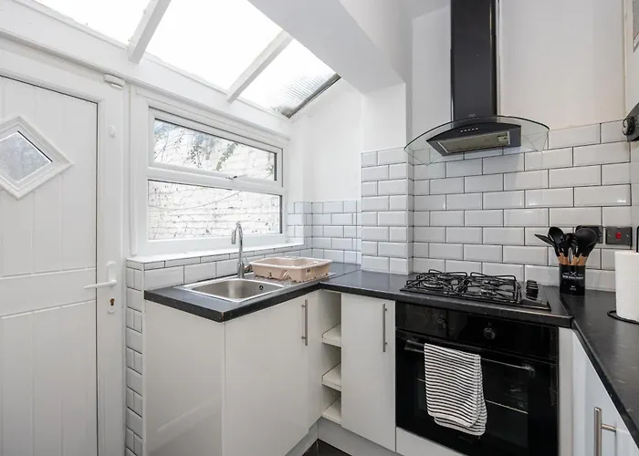 Moon House Location * Μάντσεστερ