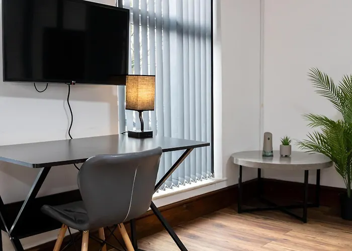 Moon House Location * Μάντσεστερ