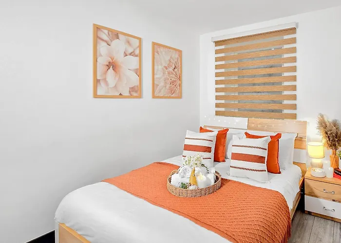 The Cozy Chapter - Spacious Near Centre & Old Trafford