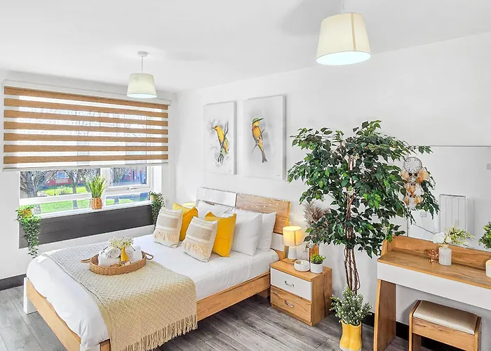 The Cozy Chapter - Spacious Near Centre & Old Trafford * Manchester