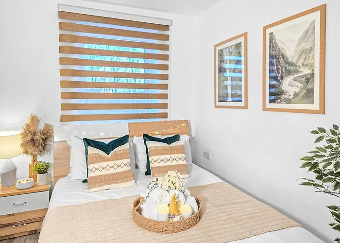 The Cozy Chapter - Spacious Near Centre & Old Trafford Tatil Evi