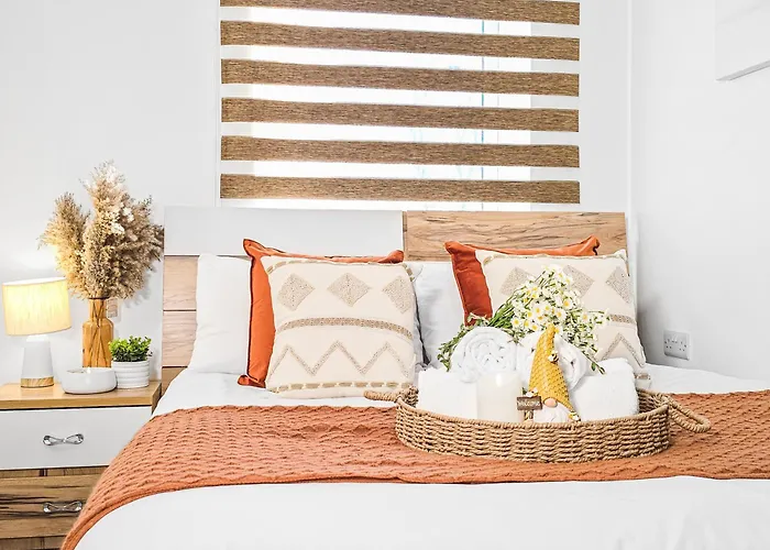 The Cozy Chapter - Spacious Near Centre & Old Trafford * Manchester