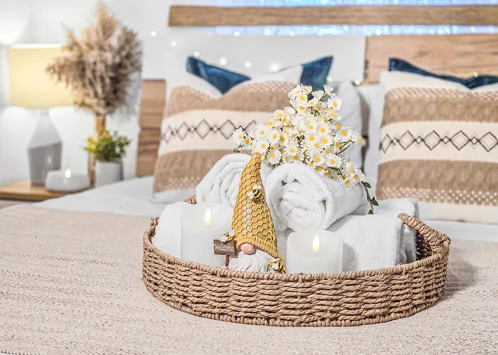 The Cozy Chapter - Spacious Near Centre & Old Trafford Holiday home *