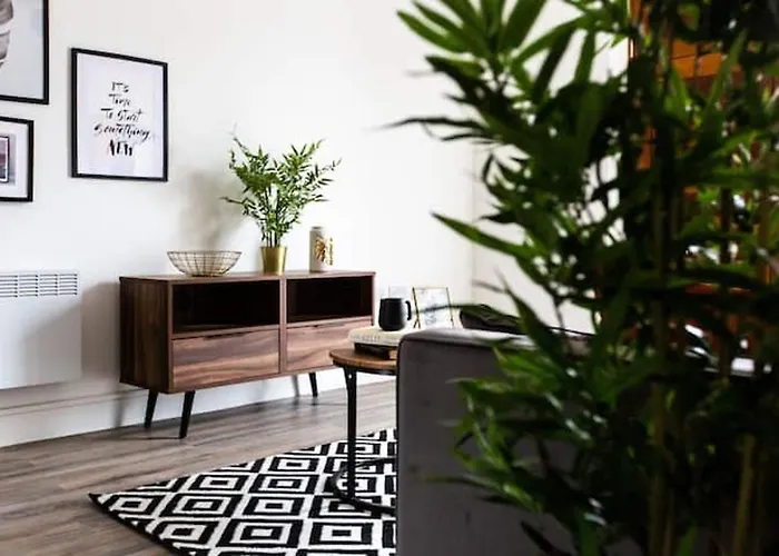 Staycay - Modern 1-bed In Centre Daire *