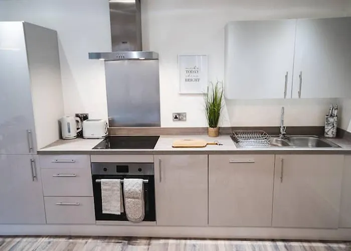 Staycay - Modern 1-bed In Centre דירה *