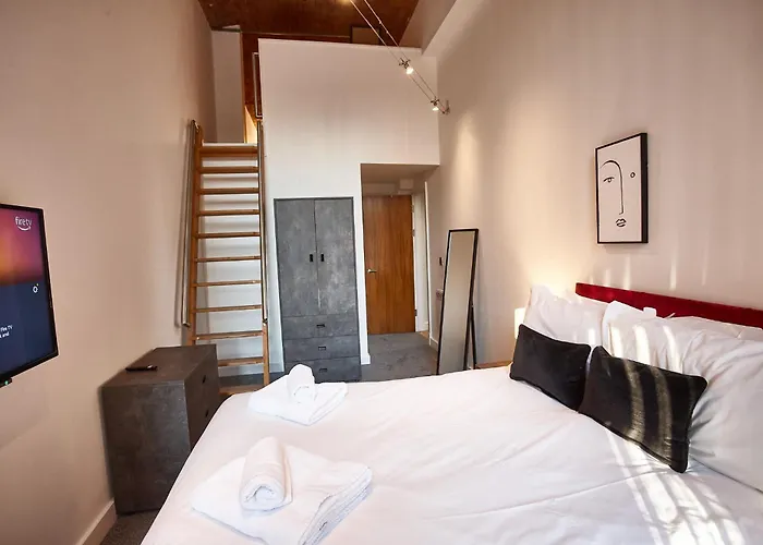 The Morganite * Manchester