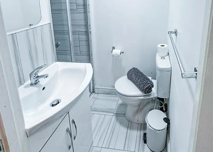 Konukevi Ashfield Co-living - Private Self-cater Manchester