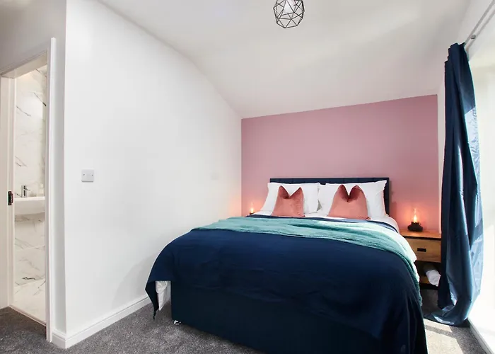 Large 5 Bedroom House 6 Beds Ideal For Contractors *