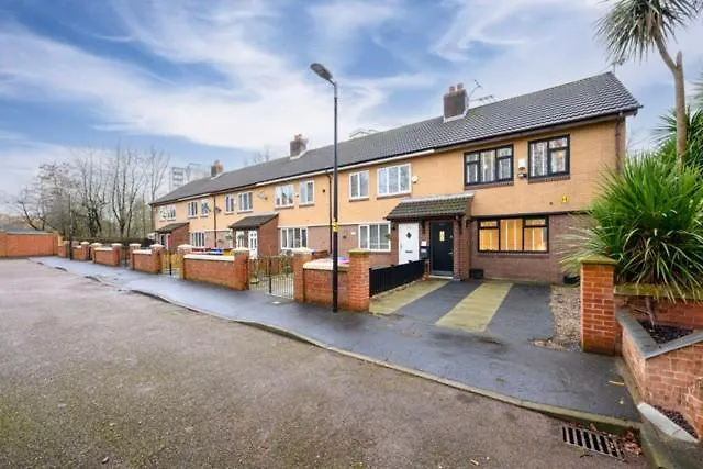 The Secret Garden Retreat With Hot Tub *