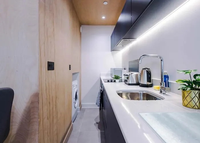 Apartment Modern Spacious Sleeps 5 Free High-speed Wi-fi Manchester